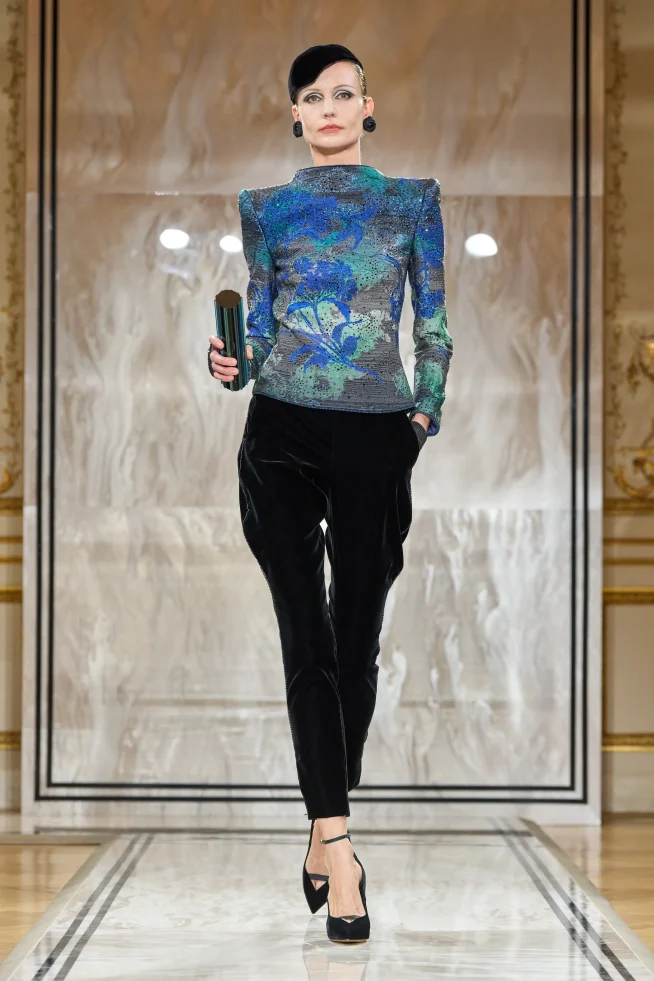 00002-armani-prive-fall-2025-couture-credit-gorunway
