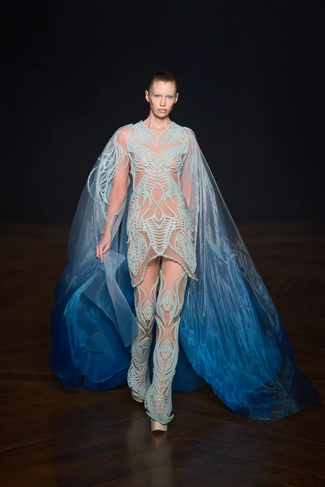 00002-iris-van-herpen-fall-2025-couture-credit-gorunway