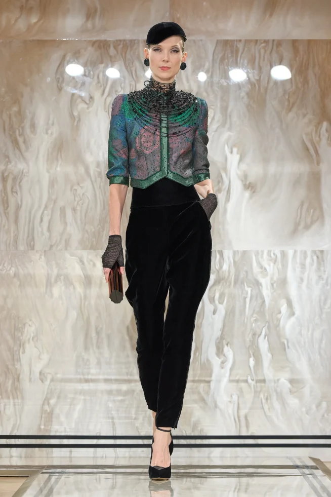 00003-armani-prive-fall-2025-couture-credit-gorunway