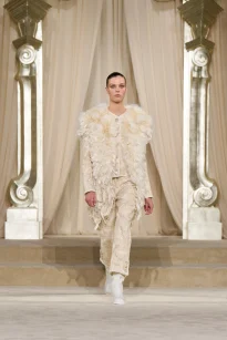 00004-chanel-fall-2025-couture-credit-gorunway