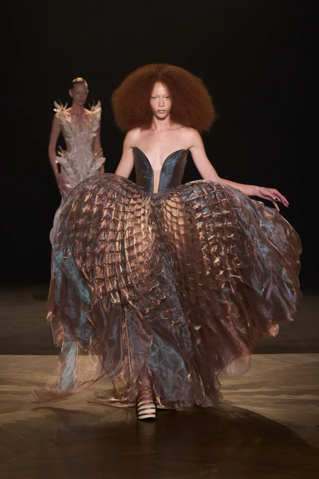 00004-iris-van-herpen-fall-2025-couture-credit-gorunway