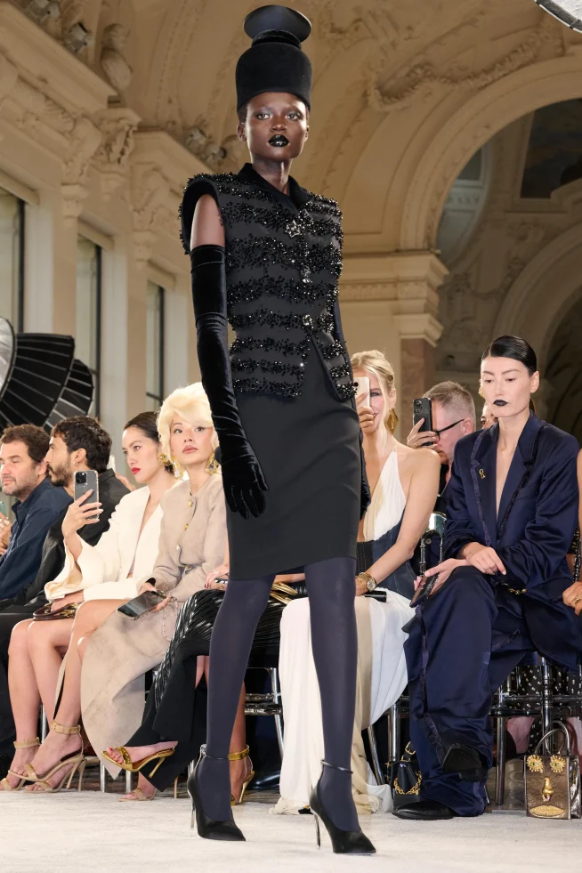 00004-schiaparelli-fall-2025-couture-credit-brand