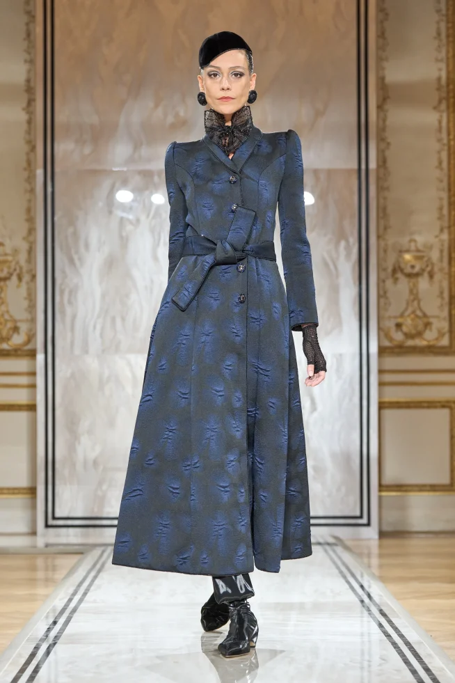 00005-armani-prive-fall-2025-couture-credit-gorunway