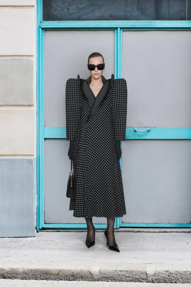 00005-balenciaga-fall-2025-couture-credit-brand