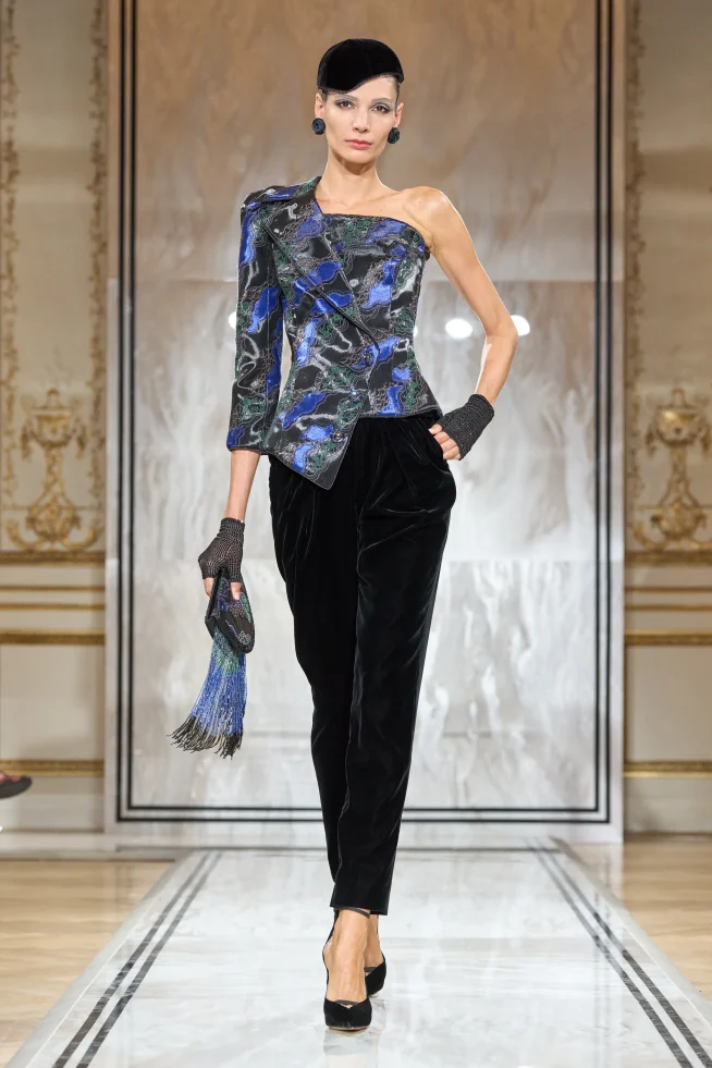00006-armani-prive-fall-2025-couture-credit-gorunway