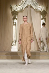 00007-chanel-fall-2025-couture-credit-gorunway