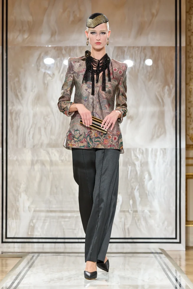 00011-armani-prive-fall-2025-couture-credit-gorunway