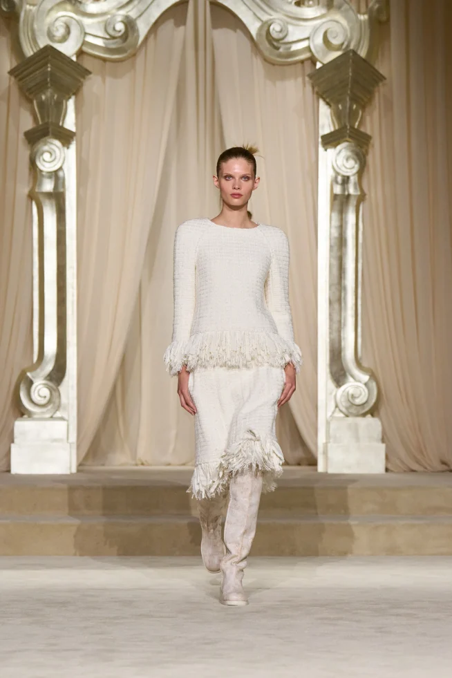 00011-chanel-fall-2025-couture-credit-gorunway