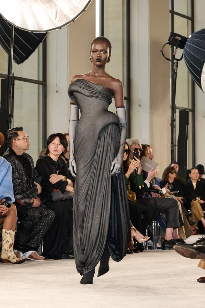 00011-schiaparelli-fall-2025-couture-credit-brand