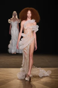 00013-iris-van-herpen-fall-2025-couture-credit-gorunway