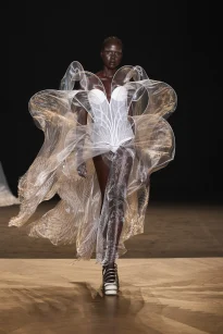 00015-iris-van-herpen-fall-2025-couture-credit-gorunway
