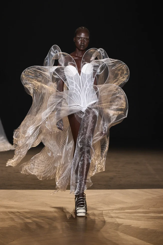 00015-iris-van-herpen-fall-2025-couture-credit-gorunway