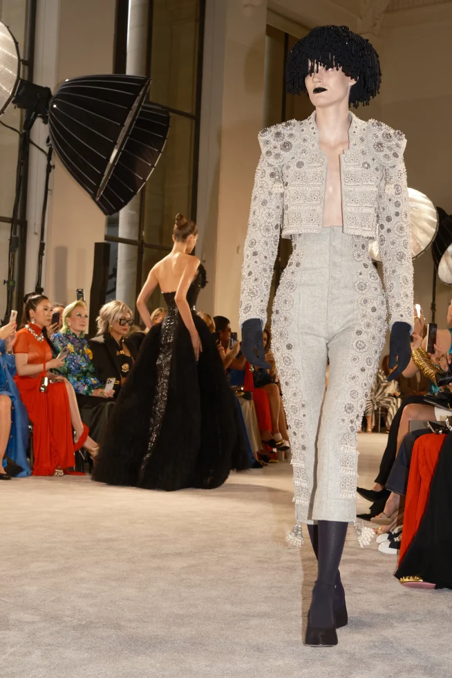 00015-schiaparelli-fall-2025-couture-credit-brand