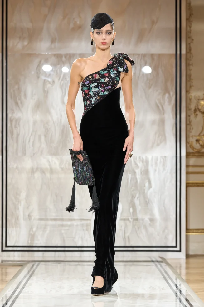 00016-armani-prive-fall-2025-couture-credit-gorunway