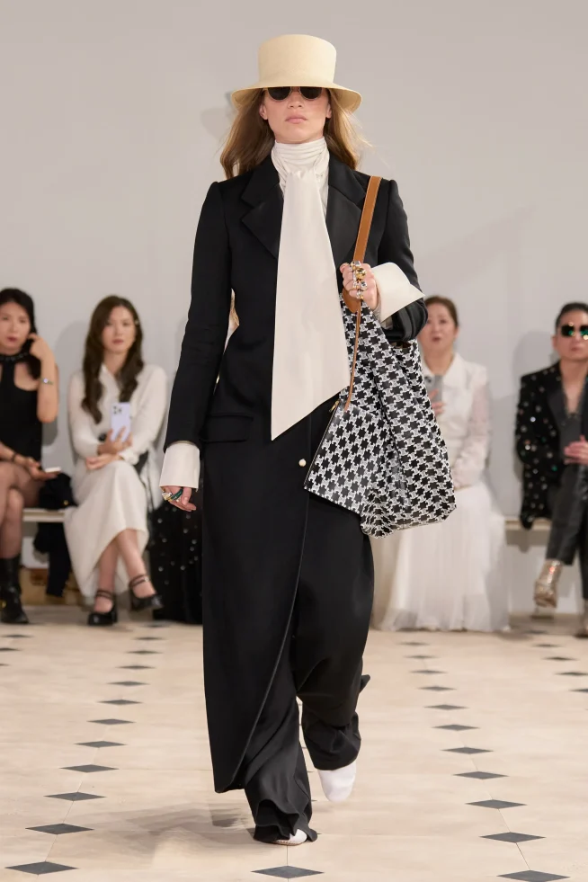 00016-celine-spring-2026-ready-to-wear-credit-gorunway
