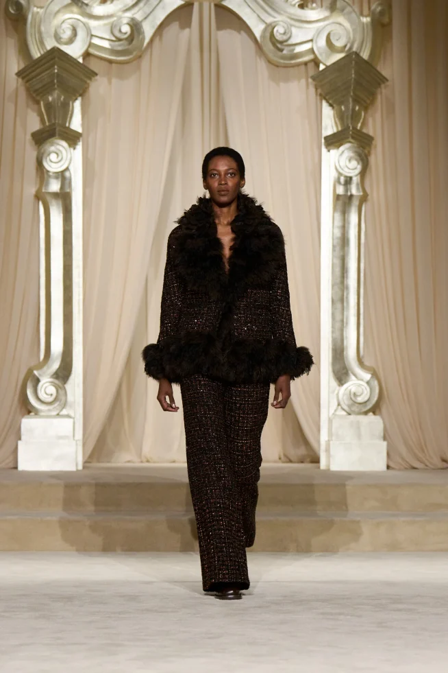00016-chanel-fall-2025-couture-credit-gorunway