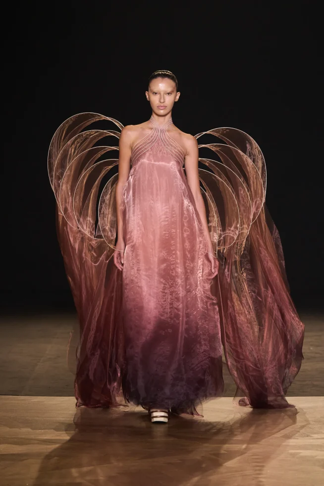 00016-iris-van-herpen-fall-2025-couture-credit-gorunway