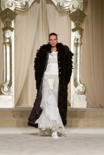 00017-chanel-fall-2025-couture-credit-gorunway