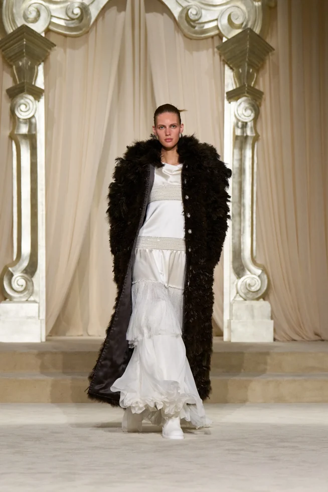 00017-chanel-fall-2025-couture-credit-gorunway