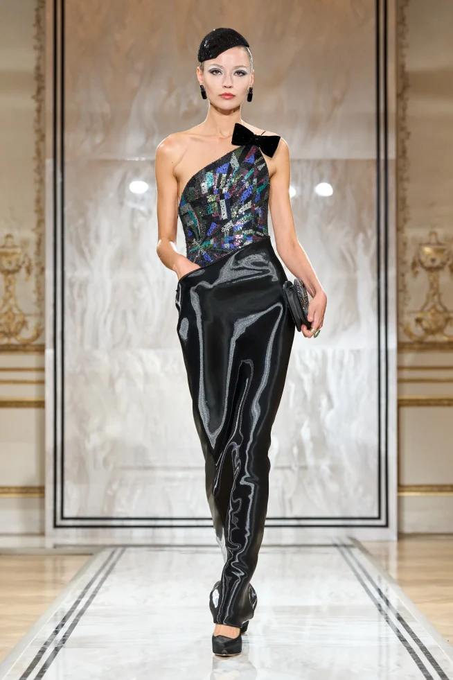 00018-armani-prive-fall-2025-couture-credit-gorunway