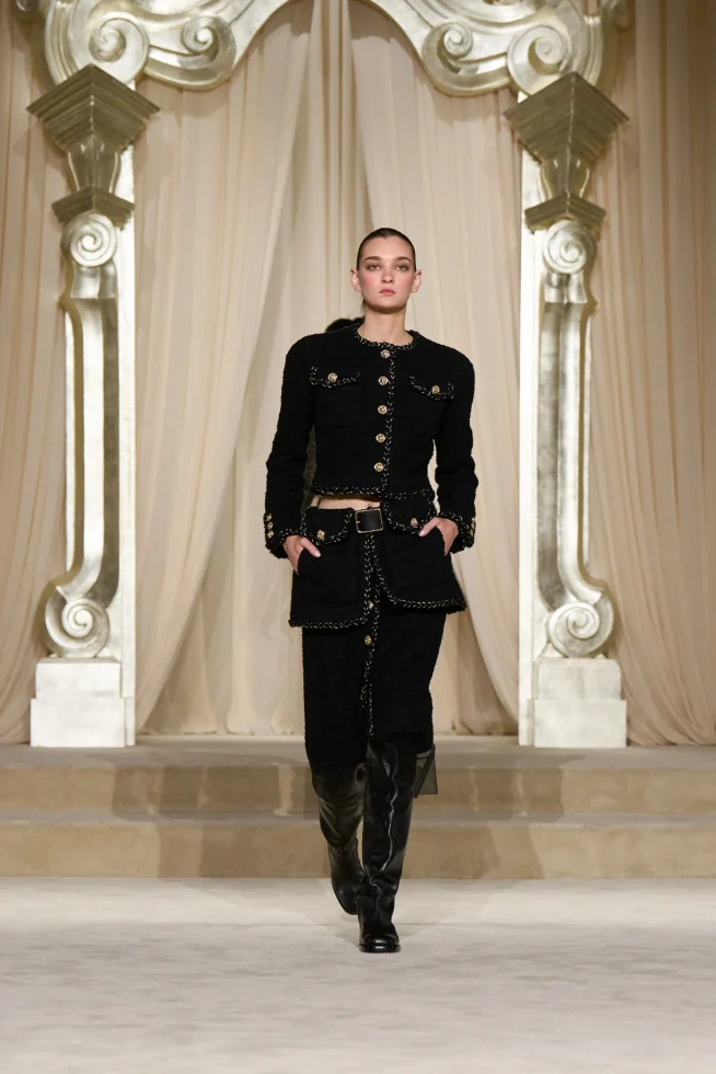 00019-chanel-fall-2025-couture-credit-gorunway