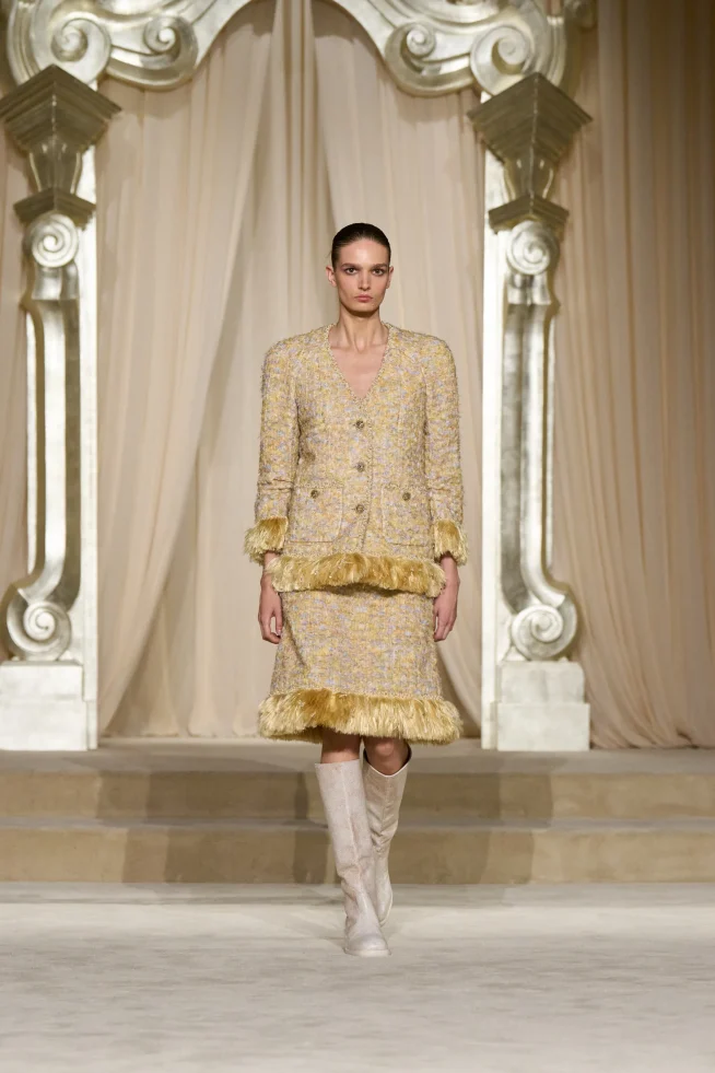 00021-chanel-fall-2025-couture-credit-gorunway