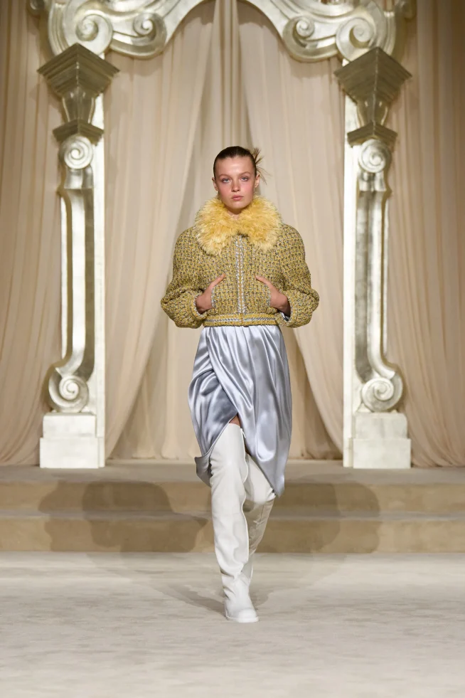 00022-chanel-fall-2025-couture-credit-gorunway