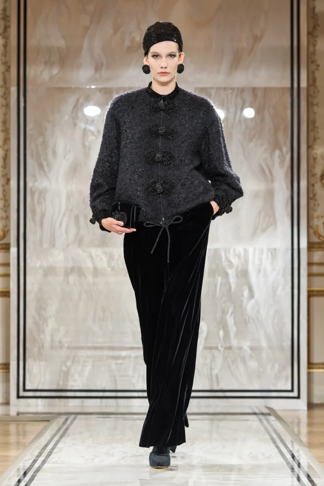 00023-armani-prive-fall-2025-couture-credit-gorunway