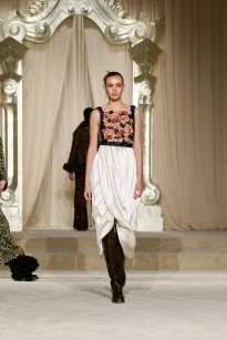 00023-chanel-fall-2025-couture-credit-gorunway