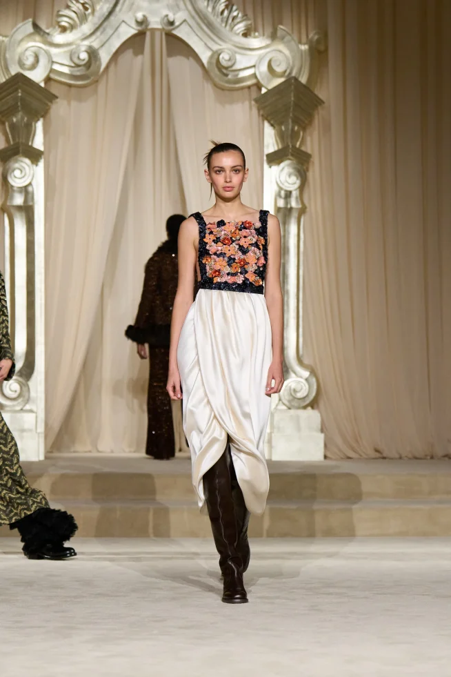 00023-chanel-fall-2025-couture-credit-gorunway