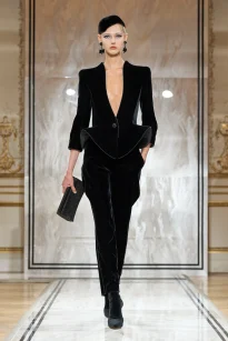 00026-armani-prive-fall-2025-couture-credit-gorunway