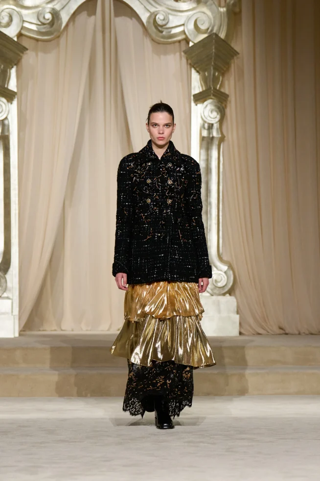 00026-chanel-fall-2025-couture-credit-gorunway