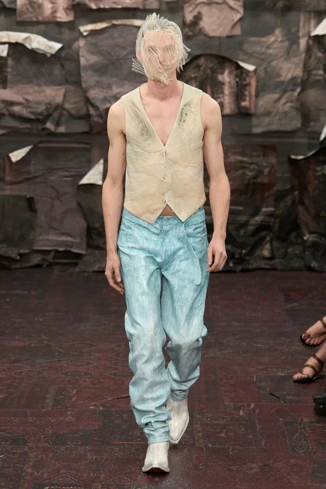 00026-maison-margiela-fall-2025-couture-credit-gorunway