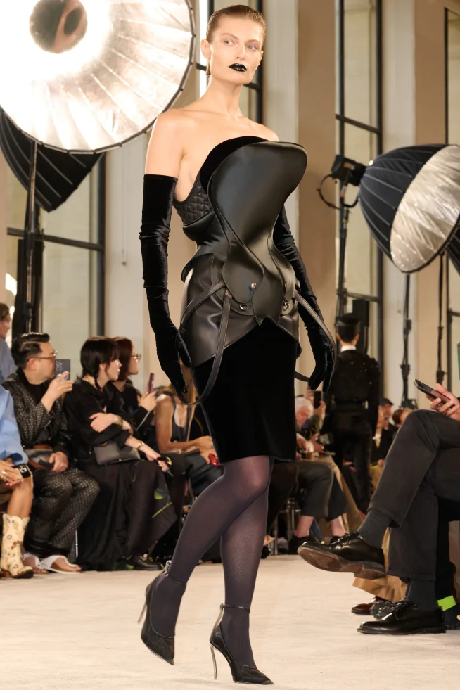 00026-schiaparelli-fall-2025-couture-credit-brand