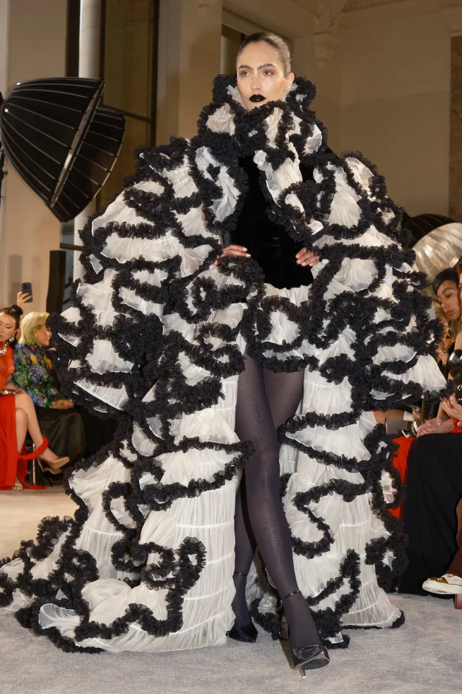 00027-schiaparelli-fall-2025-couture-credit-brand