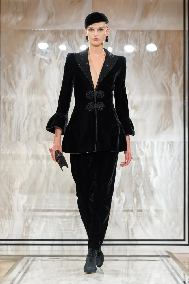 00028-armani-prive-fall-2025-couture-credit-gorunway