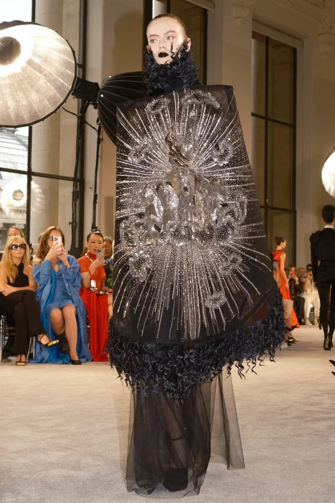 00029-schiaparelli-fall-2025-couture-credit-brand