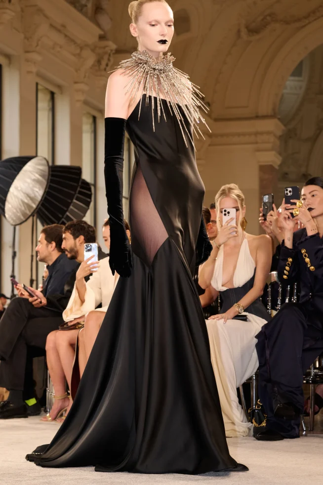 00030-schiaparelli-fall-2025-couture-credit-brand