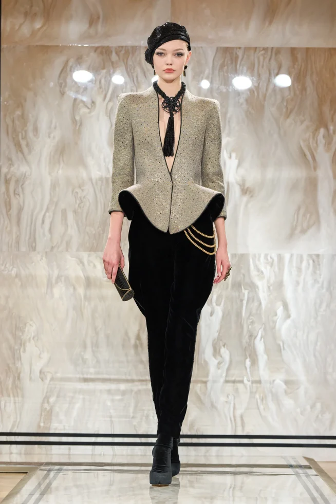 00033-armani-prive-fall-2025-couture-credit-gorunway