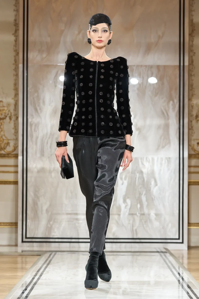 00037-armani-prive-fall-2025-couture-credit-gorunway