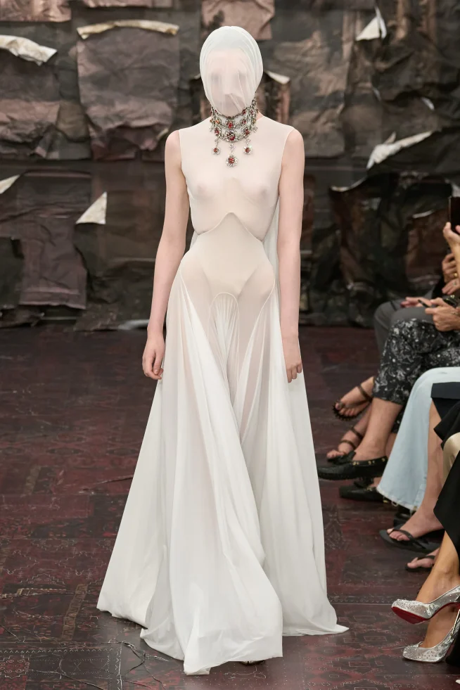 00037-maison-margiela-fall-2025-couture-credit-gorunway