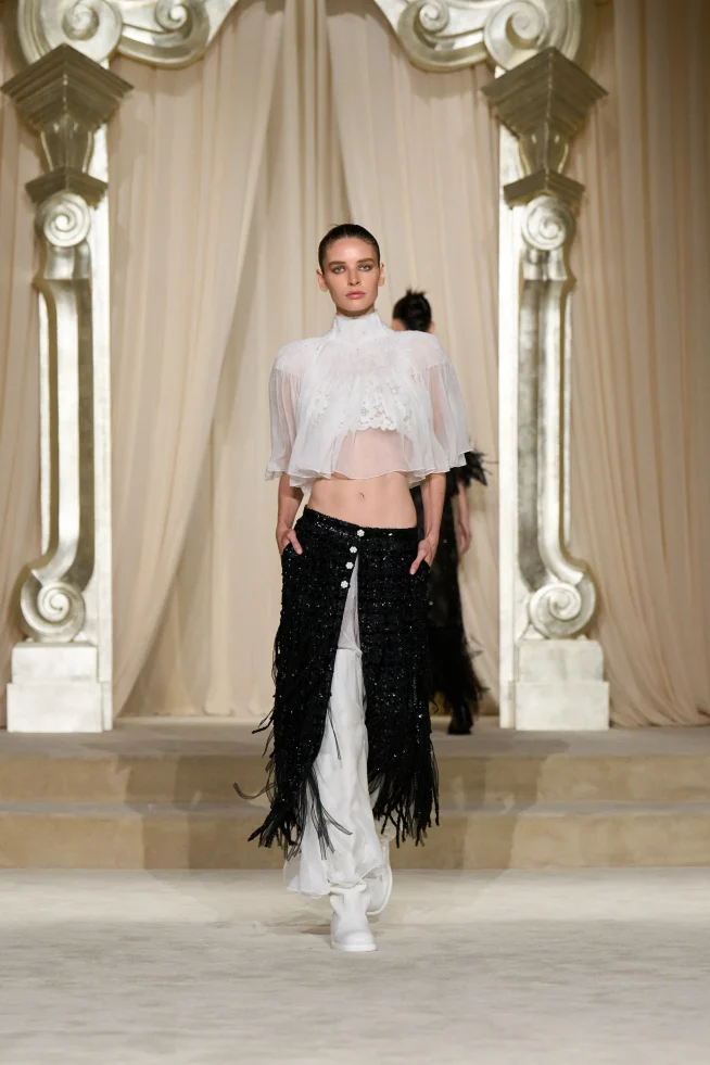 00038-chanel-fall-2025-couture-credit-gorunway