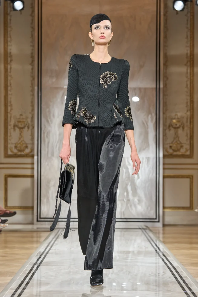 00039-armani-prive-fall-2025-couture-credit-gorunway