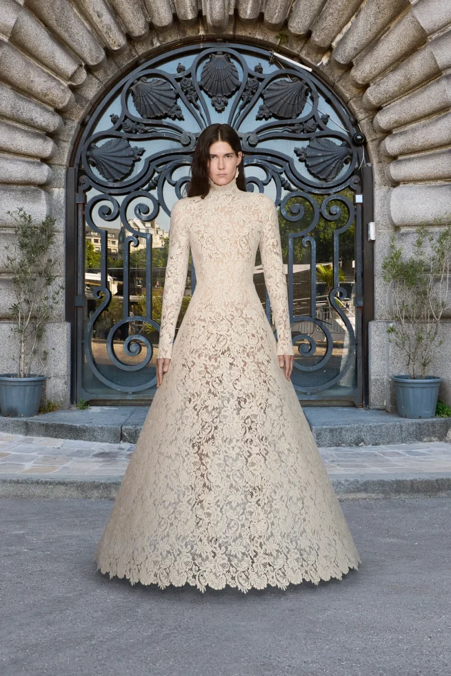 00039-balenciaga-fall-2025-couture-credit-brand