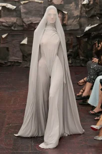 00039-maison-margiela-fall-2025-couture-credit-gorunway