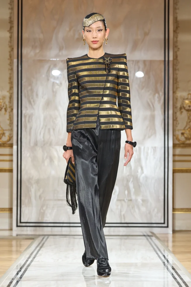 00040-armani-prive-fall-2025-couture-credit-gorunway