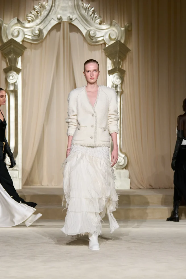 00041-chanel-fall-2025-couture-credit-gorunway