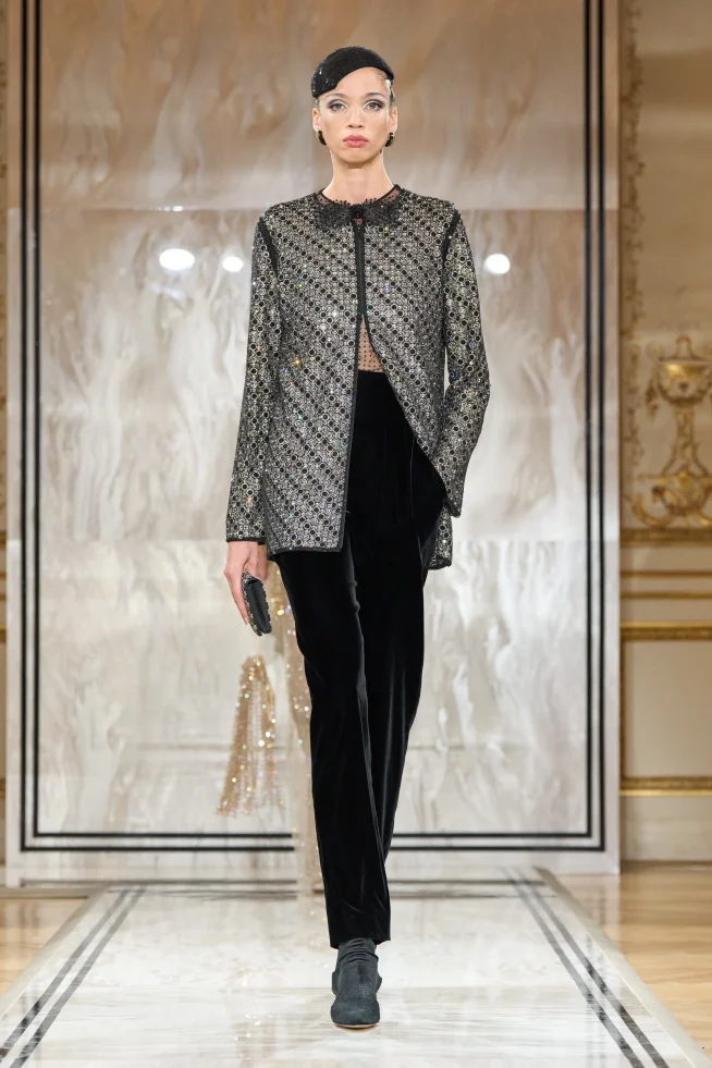 00043-armani-prive-fall-2025-couture-credit-gorunway