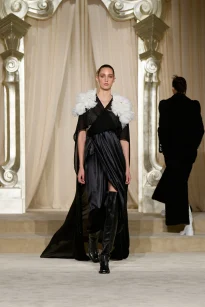 00043-chanel-fall-2025-couture-credit-gorunway