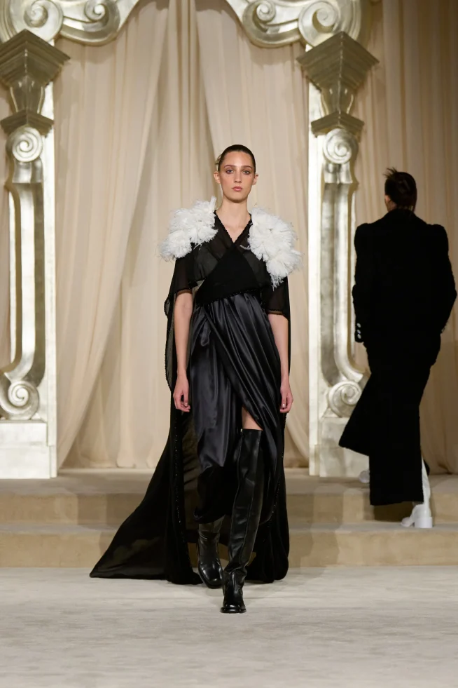00043-chanel-fall-2025-couture-credit-gorunway